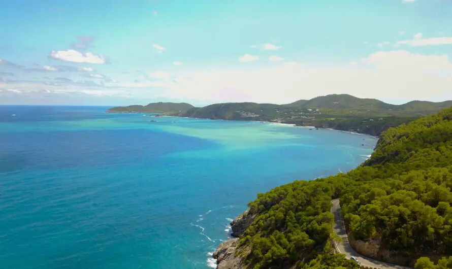 À la découverte de paysages paradisiaques lors d’une randonnée aux Îles Baléares
